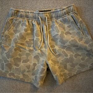 Abercrombie & Fitch Men’s Camo Athletic Shorts in Olive/Tan